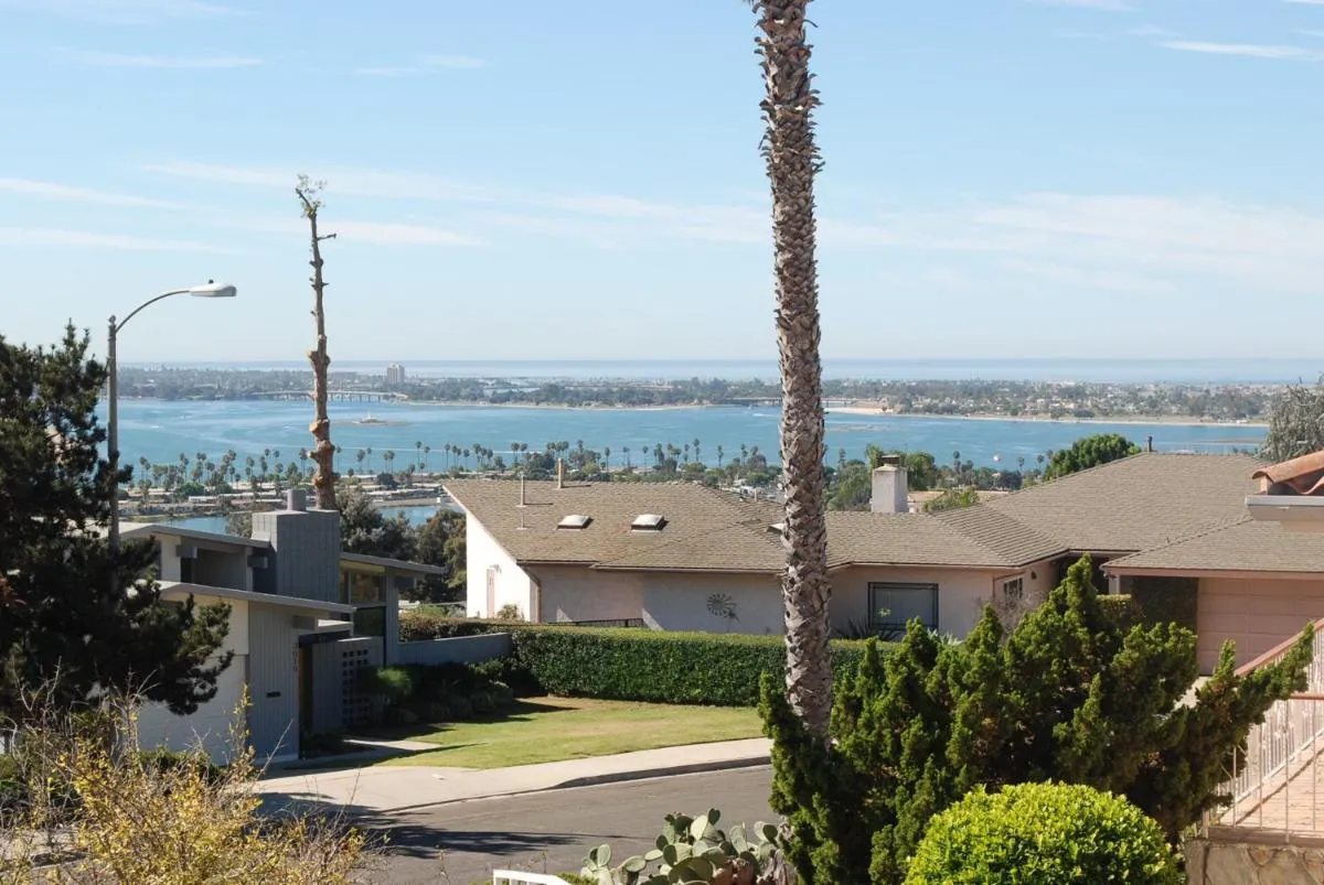 Image 5 of 3 Bedrooms Guest House, Pacific Beach, Sea World, Downtown,& 3 bus lines-3