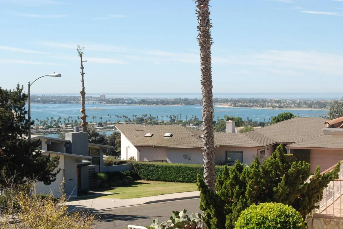 Image of 3 Bedrooms Guest House, Pacific Beach, Sea World, Downtown,& 3 bus lines-3