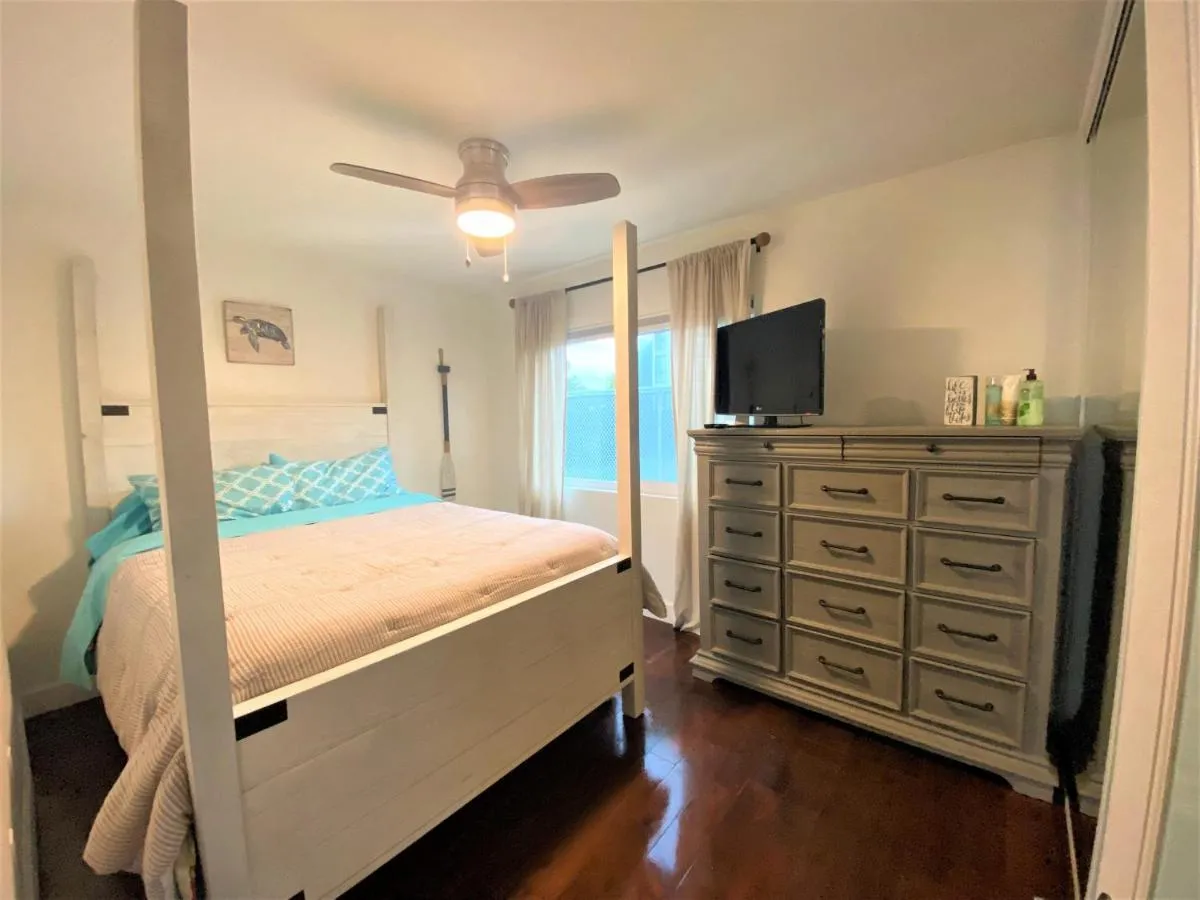 Image 5 of Bay Beach Bungalow