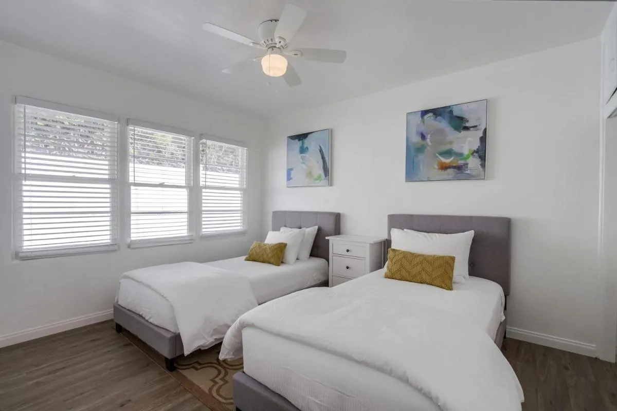 Image 1 of Beachcomber 1
