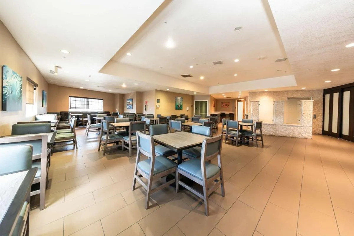 Image 4 of Best Western Inn & Suites San Diego Zoo -SeaWorld Area