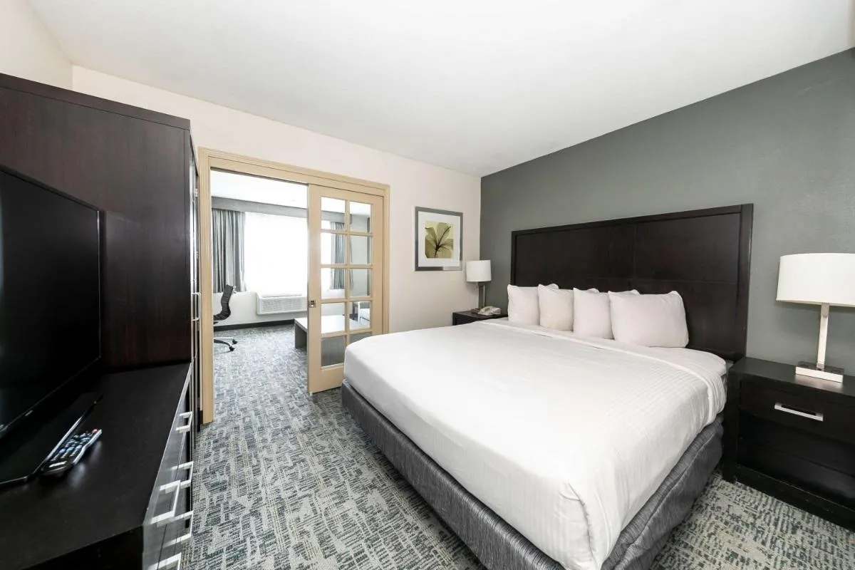 Image 5 of Best Western Inn & Suites San Diego Zoo -SeaWorld Area