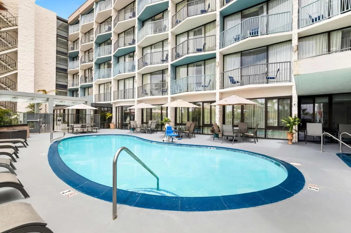 Image 3 of Best Western Yacht Harbor Hotel