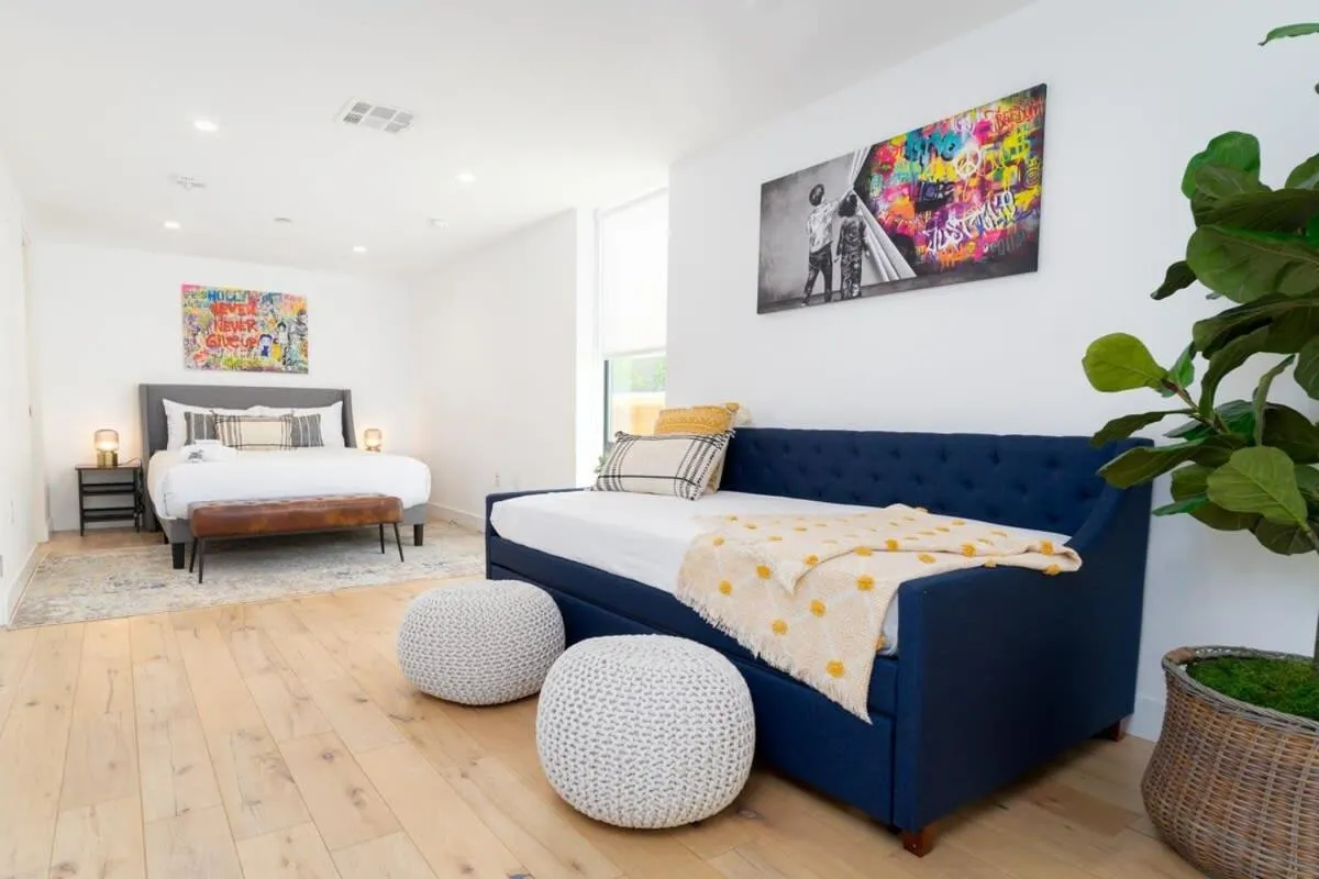 Image 1 of Bright and Trendy 2-story Bankers Hill Condo