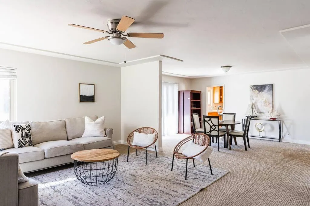 Image 3 of Casa Flora -2BR- FREE Parking in Little Italy!