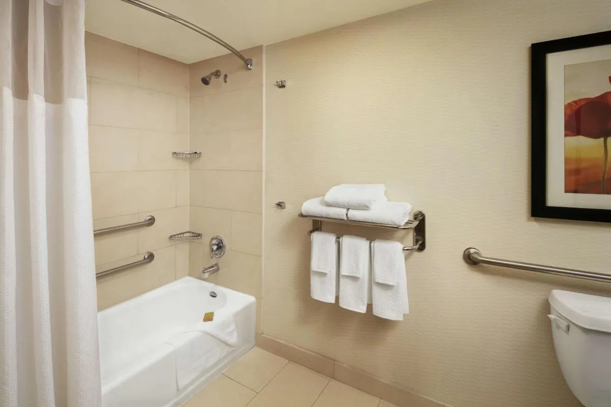 Image 2 of DoubleTree By Hilton San Diego Hotel Circle