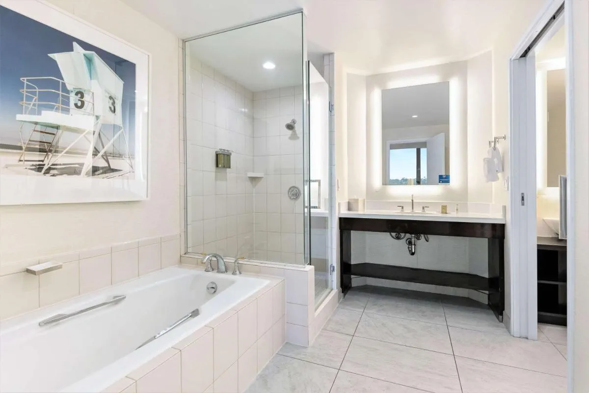 Image 1 of DoubleTree by Hilton San Diego-Mission Valley