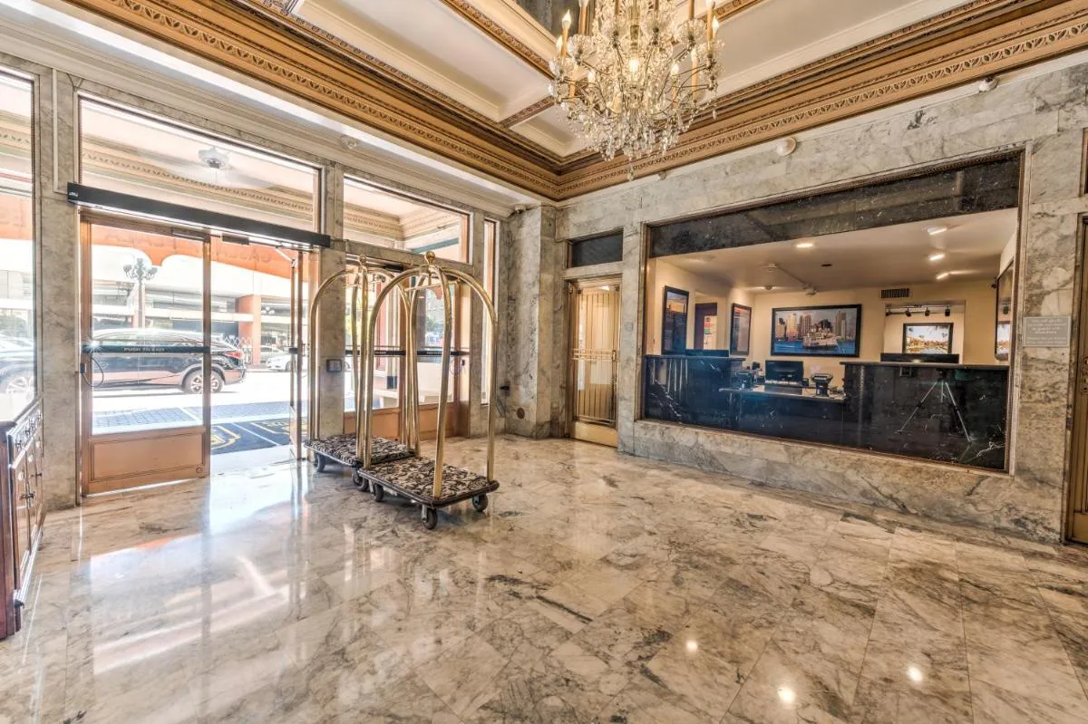 Image 3 of Gaslamp Plaza Suites