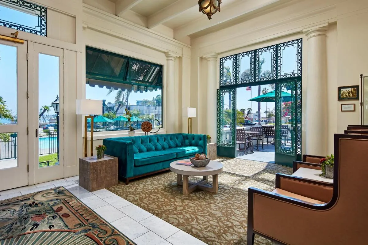 Image 4 of Glorietta Bay Inn