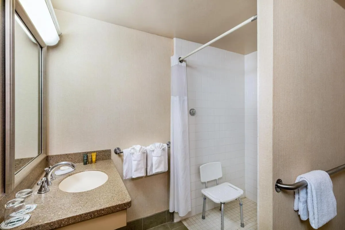 Image 2 of Handlery Hotel San Diego