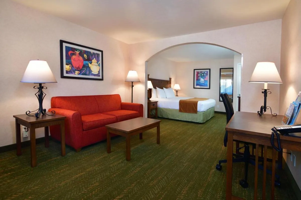 Image 1 of Lamplighter Inn & Suites at SDSU