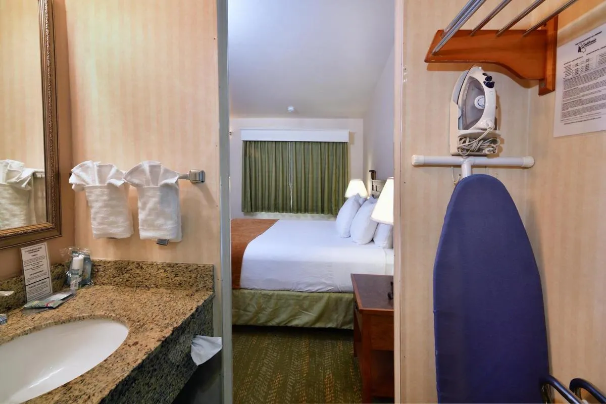 Image 2 of Lamplighter Inn & Suites at SDSU