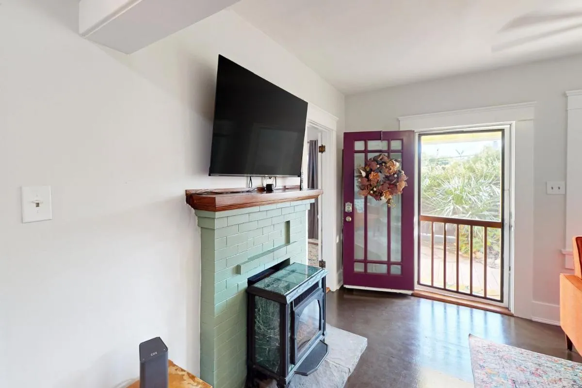 Image 4 of Madison Cottage