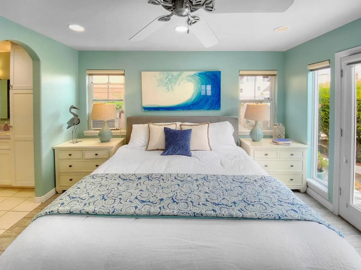 Image 1 of Massive Mission Beach Home – Fire Pit & Deck