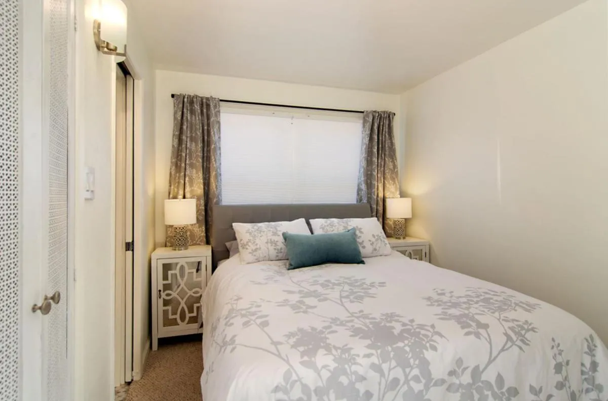 Image 1 of Mission Bay Cottage – Bay View Patio, Parking, WasherDryer