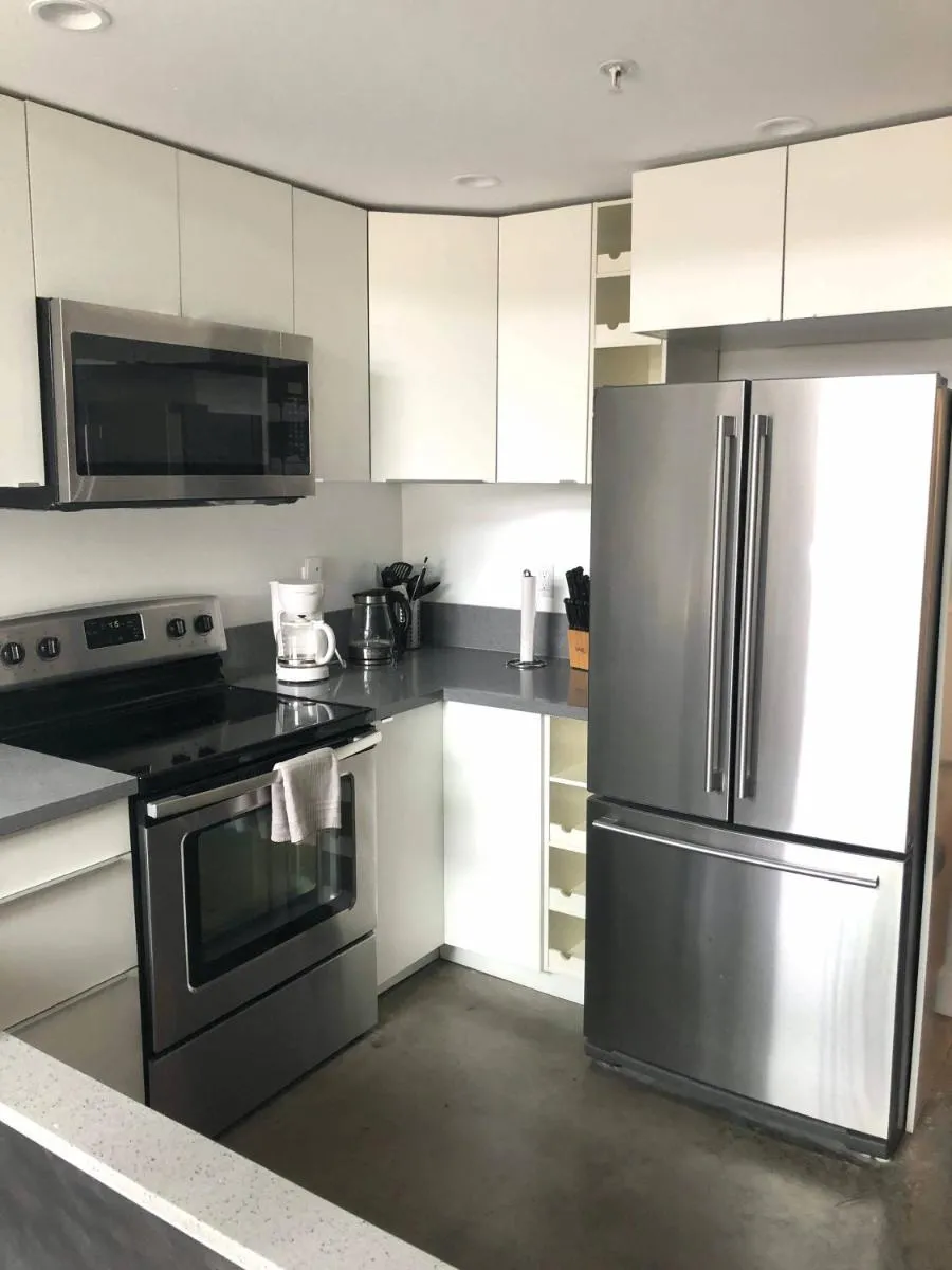 Image 4 of Modern 2 Bdrm w/Parking in the Heart of Hillcrest