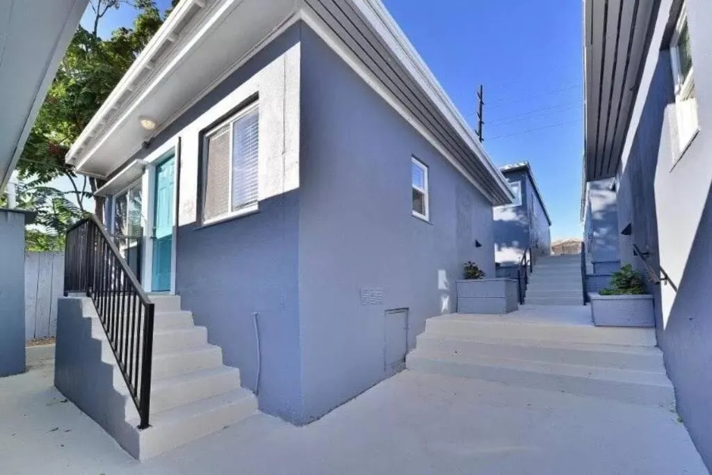 Image 2 of Modern Eclectic 1BR by Downtown, Airport & More