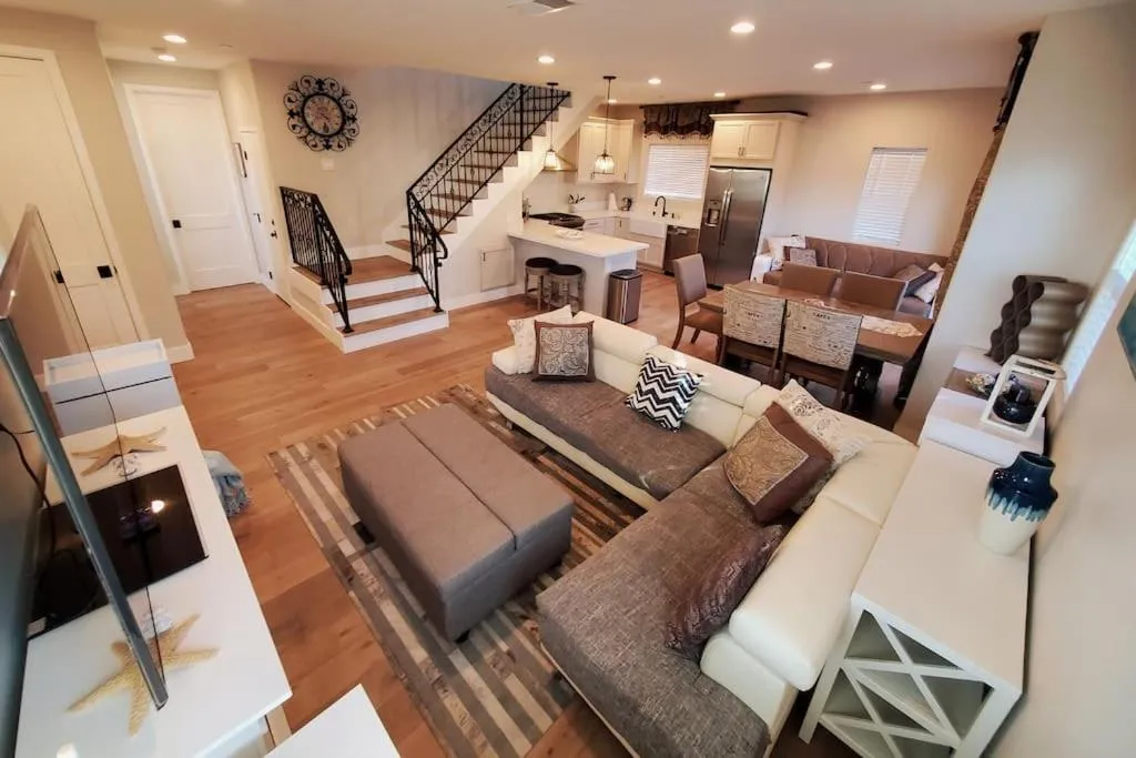 Image 1 of Modern comfort, prime location, 360 views, 4 BR entire house