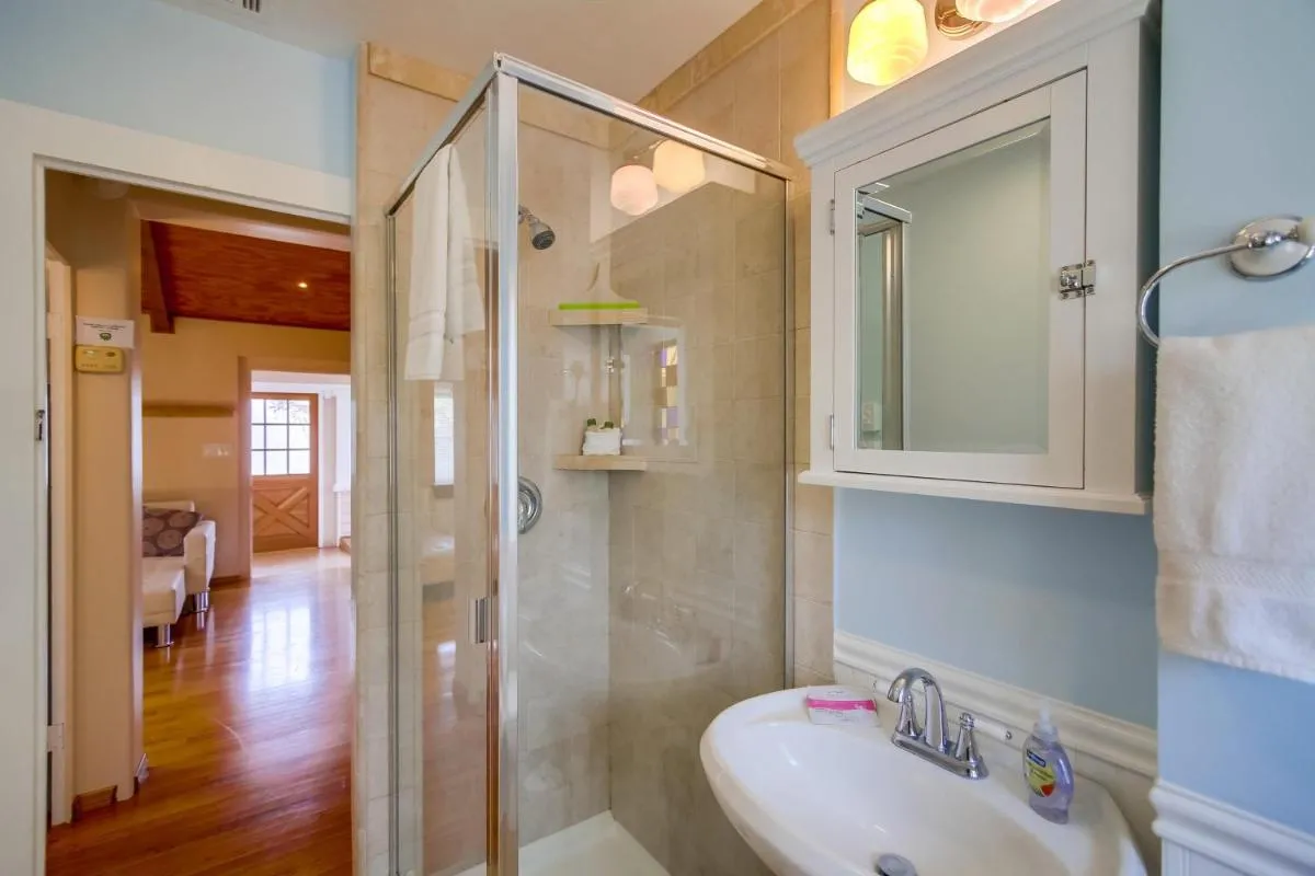 Image 2 of OB Beach House
