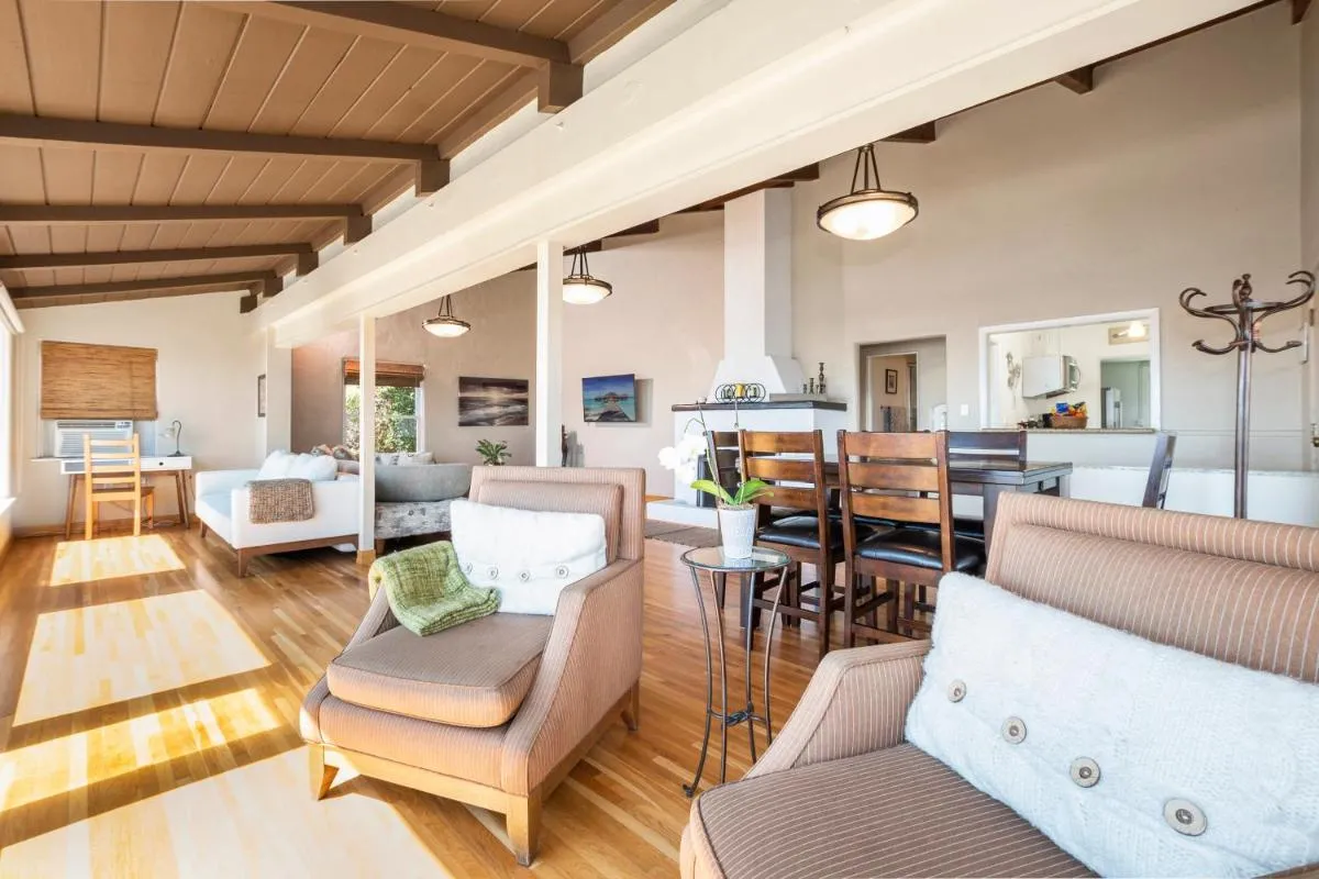 Image 4 of OCEAN VIEW – entire home – Excellent location