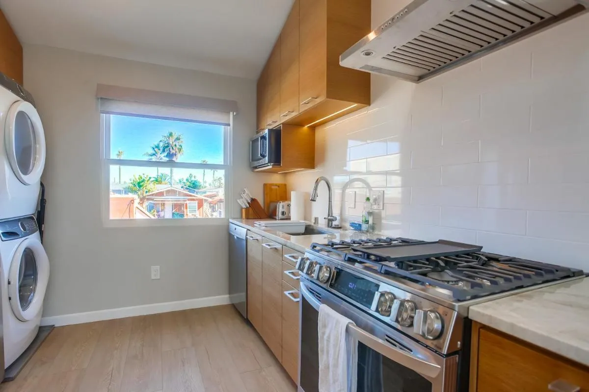Image 2 of Ocean Beach Retreat, 2BR Newly Renovated, 2 blocks from beach and shops