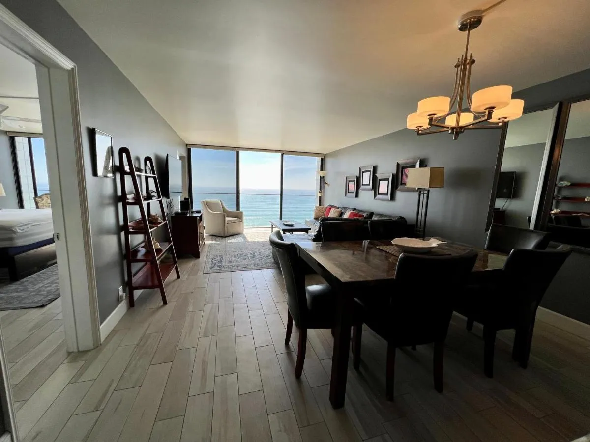 Image 6 of Ocean View Luxury Condo Oceanfront and Pool