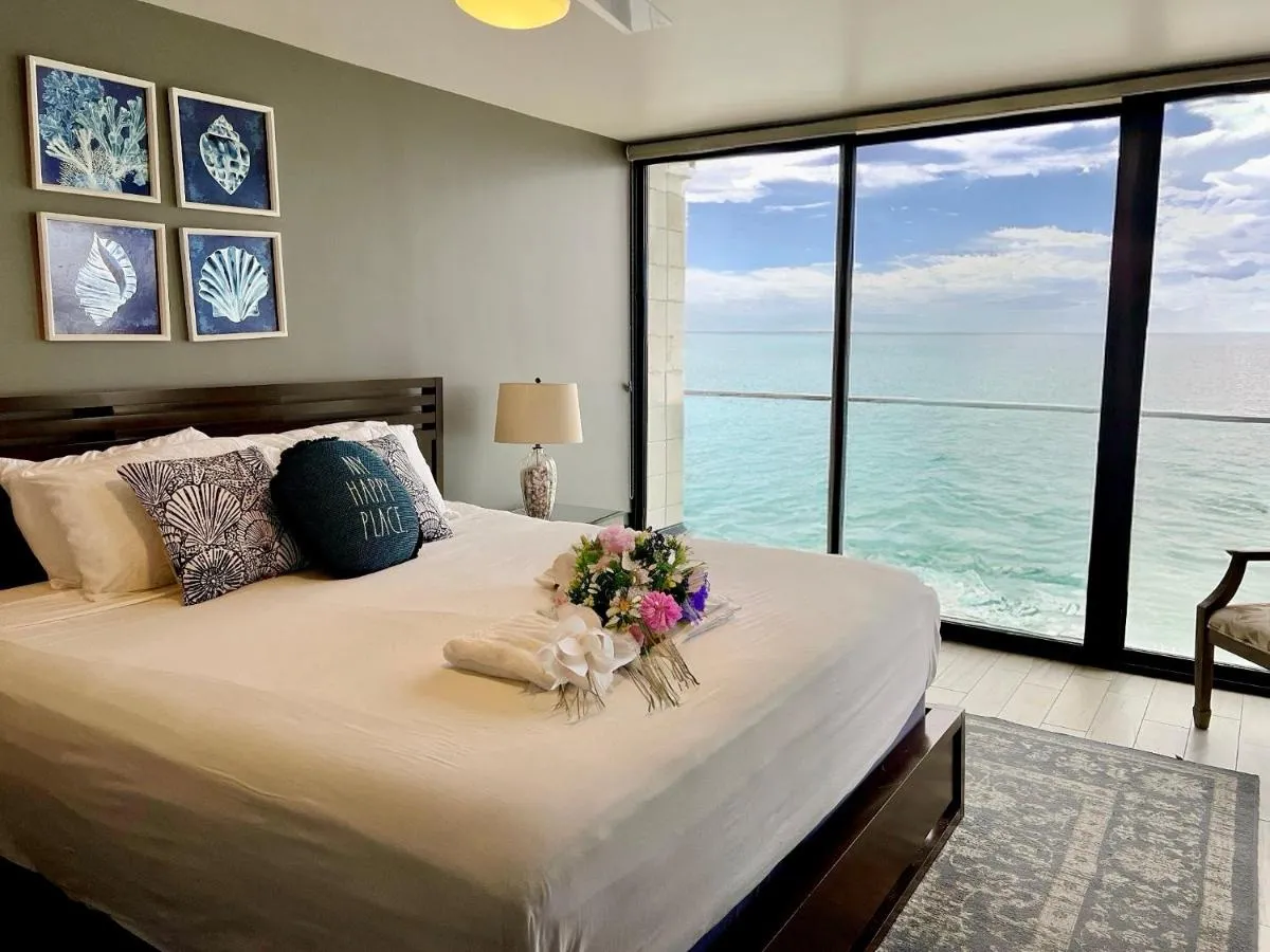 Image 3 of Ocean View Luxury Condo Oceanfront and Pool