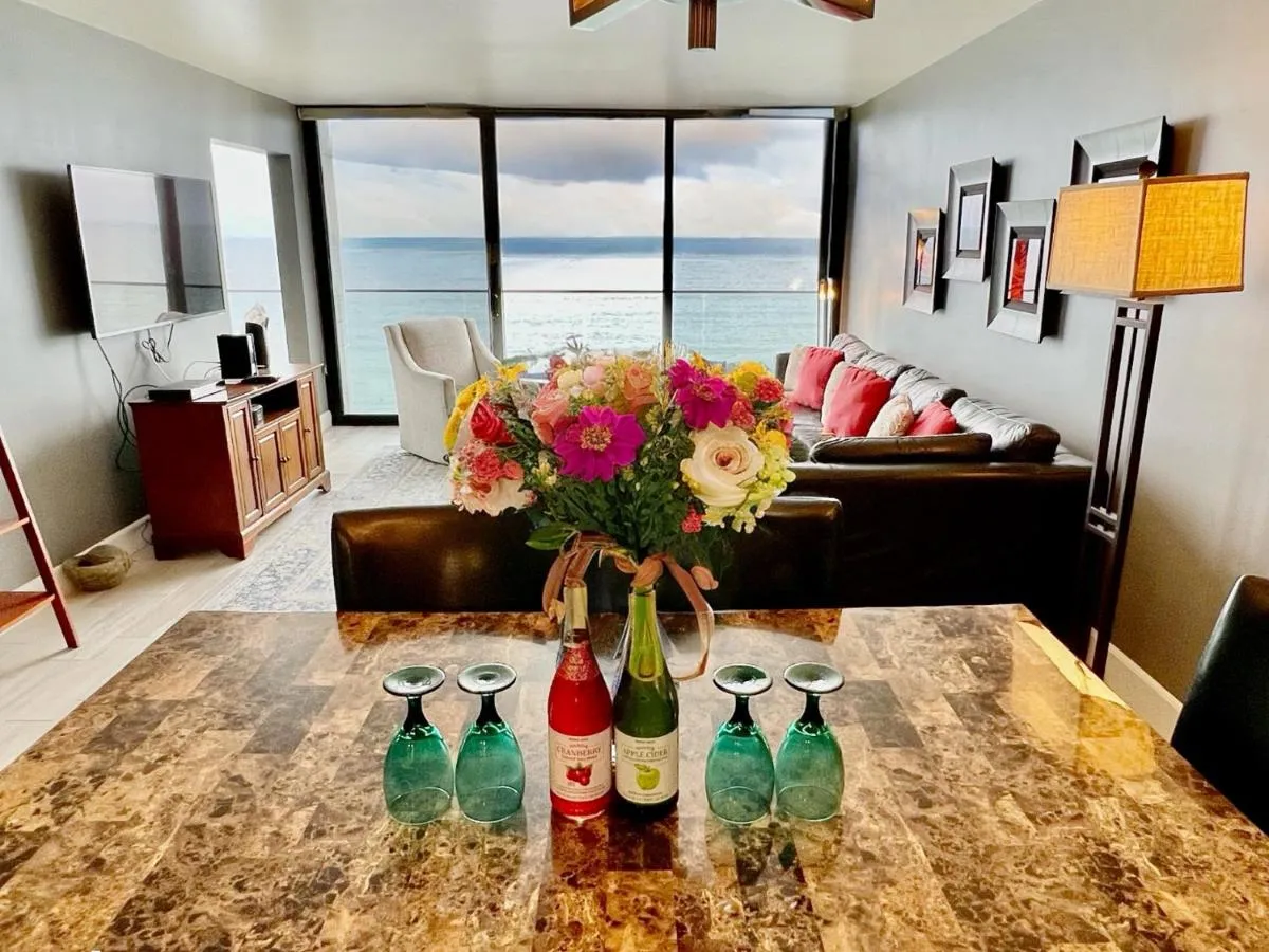 Image 1 of Ocean View Luxury Condo Oceanfront and Pool