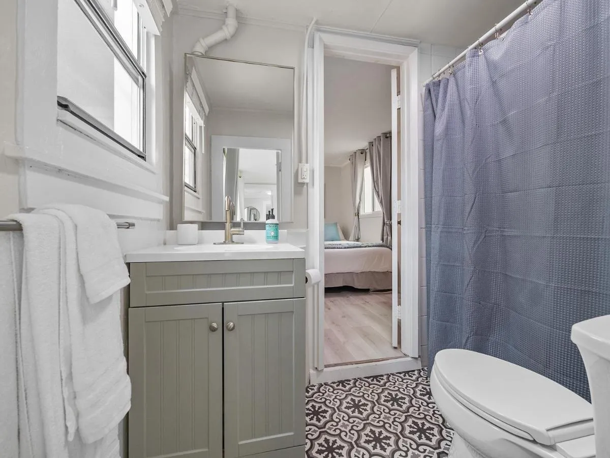Image 2 of Oceanfront Paradise – Spa, Pet-Friendly, Fast Wifi, Parking & Dream Views