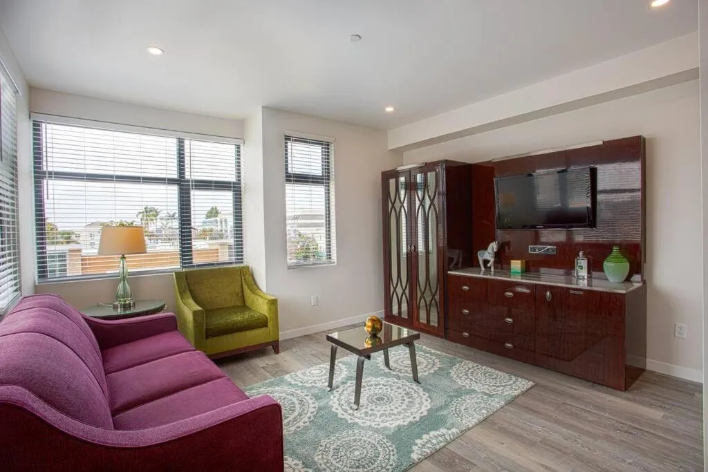 Image 4 of One Bedroom Apartment with San Diego Downtown View