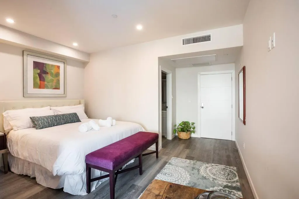 Image 5 of One Bedroom Apartment with San Diego Downtown View