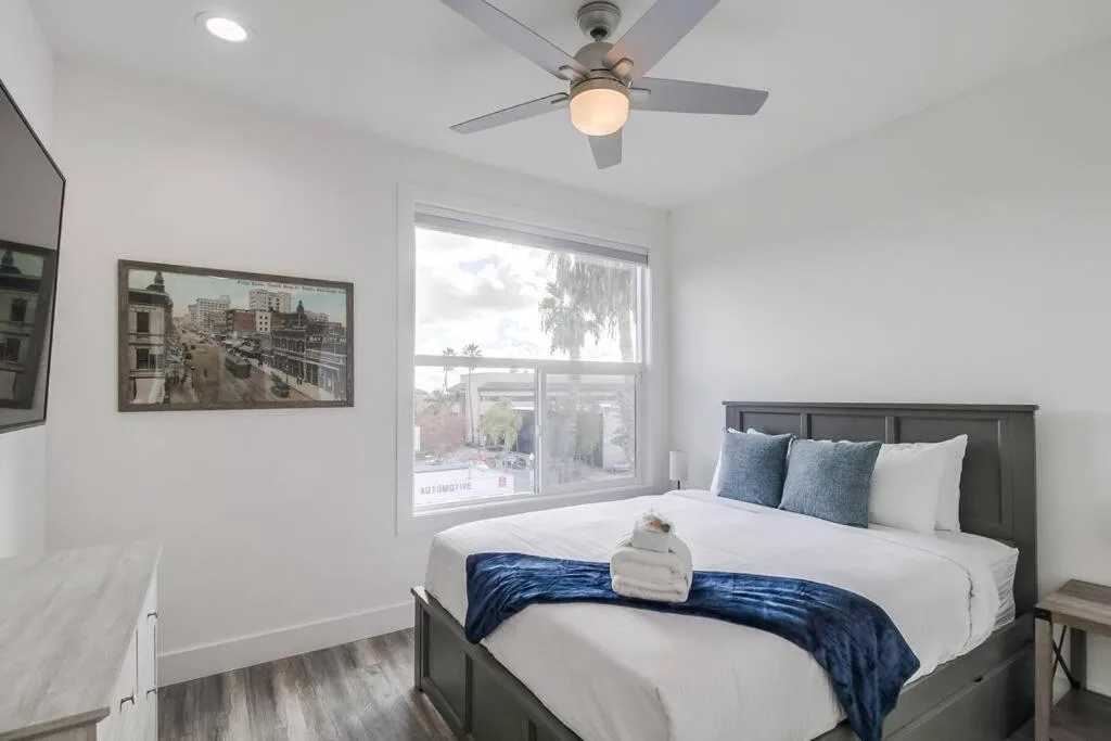 Image 4 of Park Blvd Paradise 302 ADA compliant with a Spa