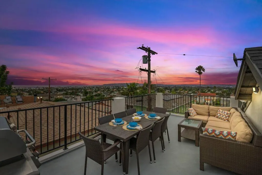 Image 5 of Saratoga Sunset Rooftop Dining 1 mile to Beach