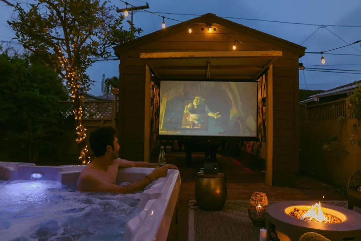 Image of Sept Specials! 3100 Sqft, Hot Tub, Large Groups