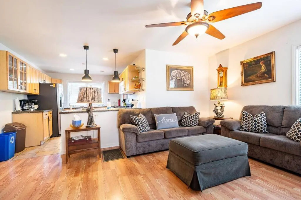 Image 3 of Serenity House near Gaslamp, San Diego Zoo & Petco