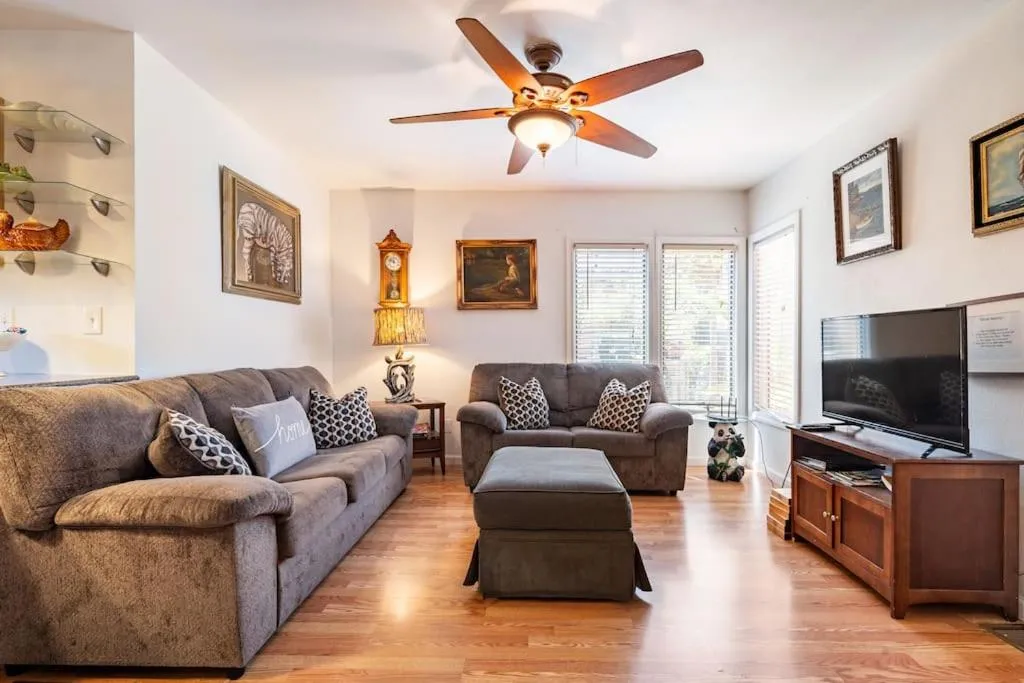 Image of Serenity House near Gaslamp, San Diego Zoo & Petco