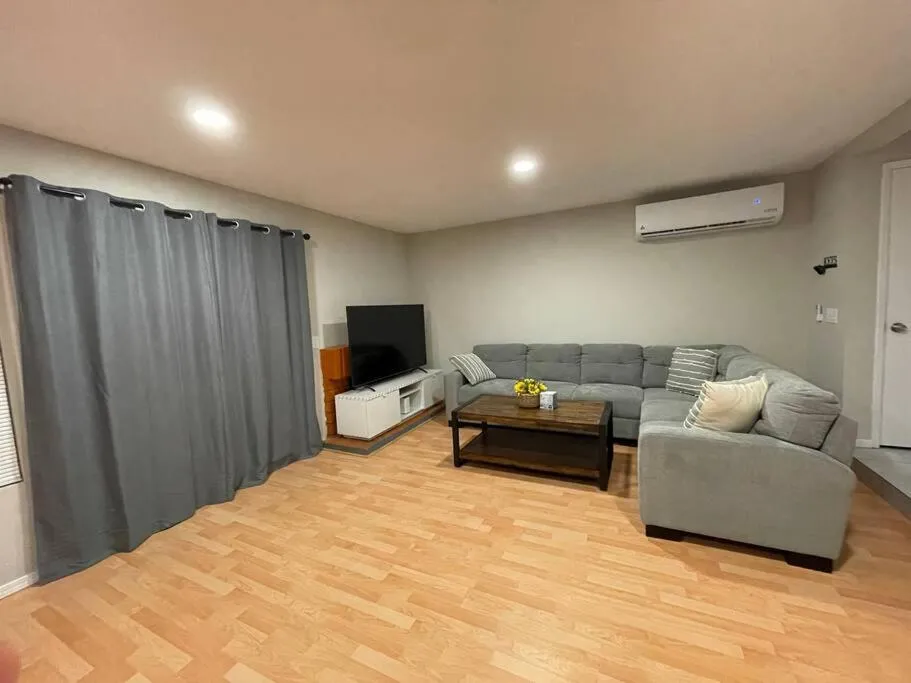 Image 4 of Spacious 1670 sq ft Single Home with Garage, AC, Centrally Located