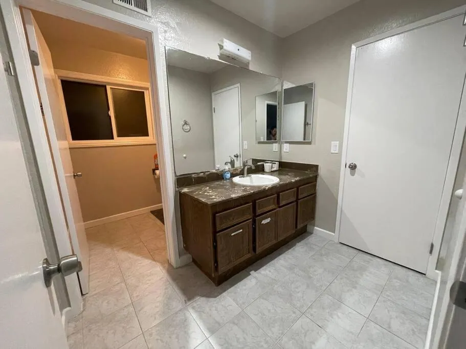 Image 2 of Spacious 1670 sq ft Single Home with Garage, AC, Centrally Located