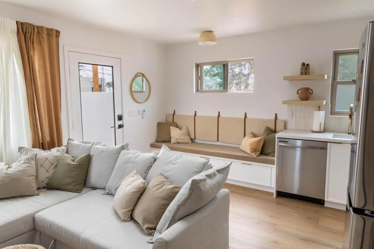Image 3 of The Laurel Loft