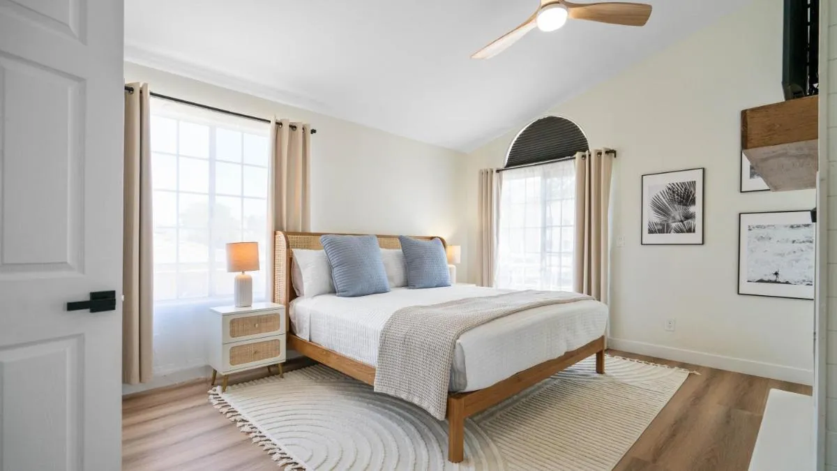 Image 1 of The Oliver – Pacific Beach Hideaway