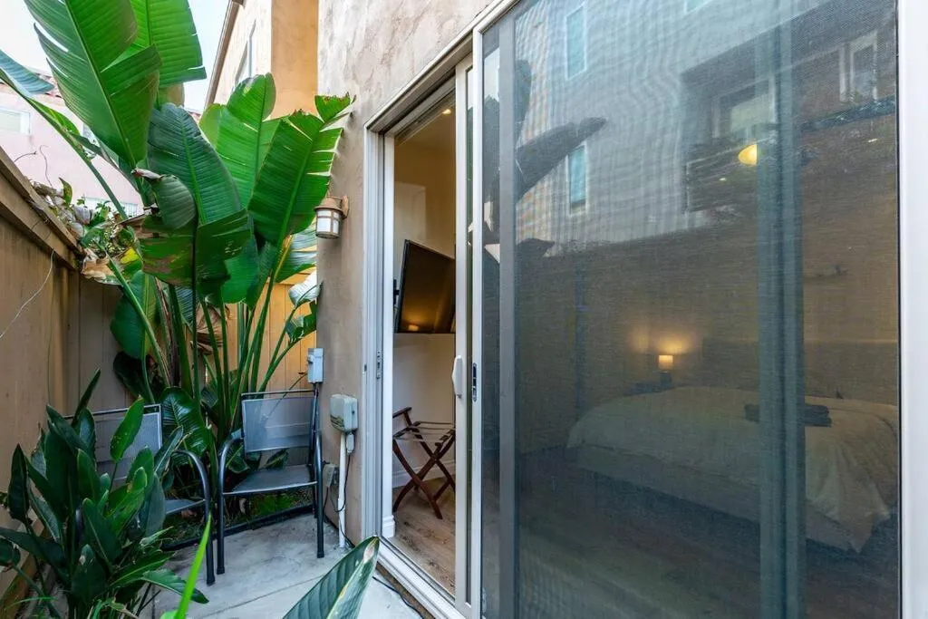 Image 3 of The San Diego Studio – Free Parking