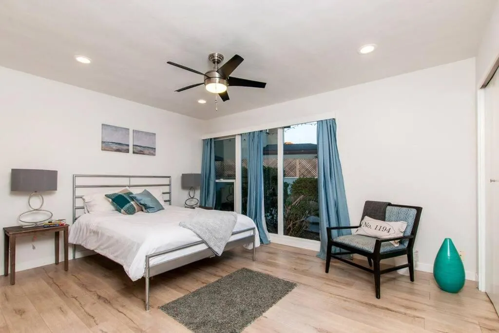 Image 6 of Van Nuys