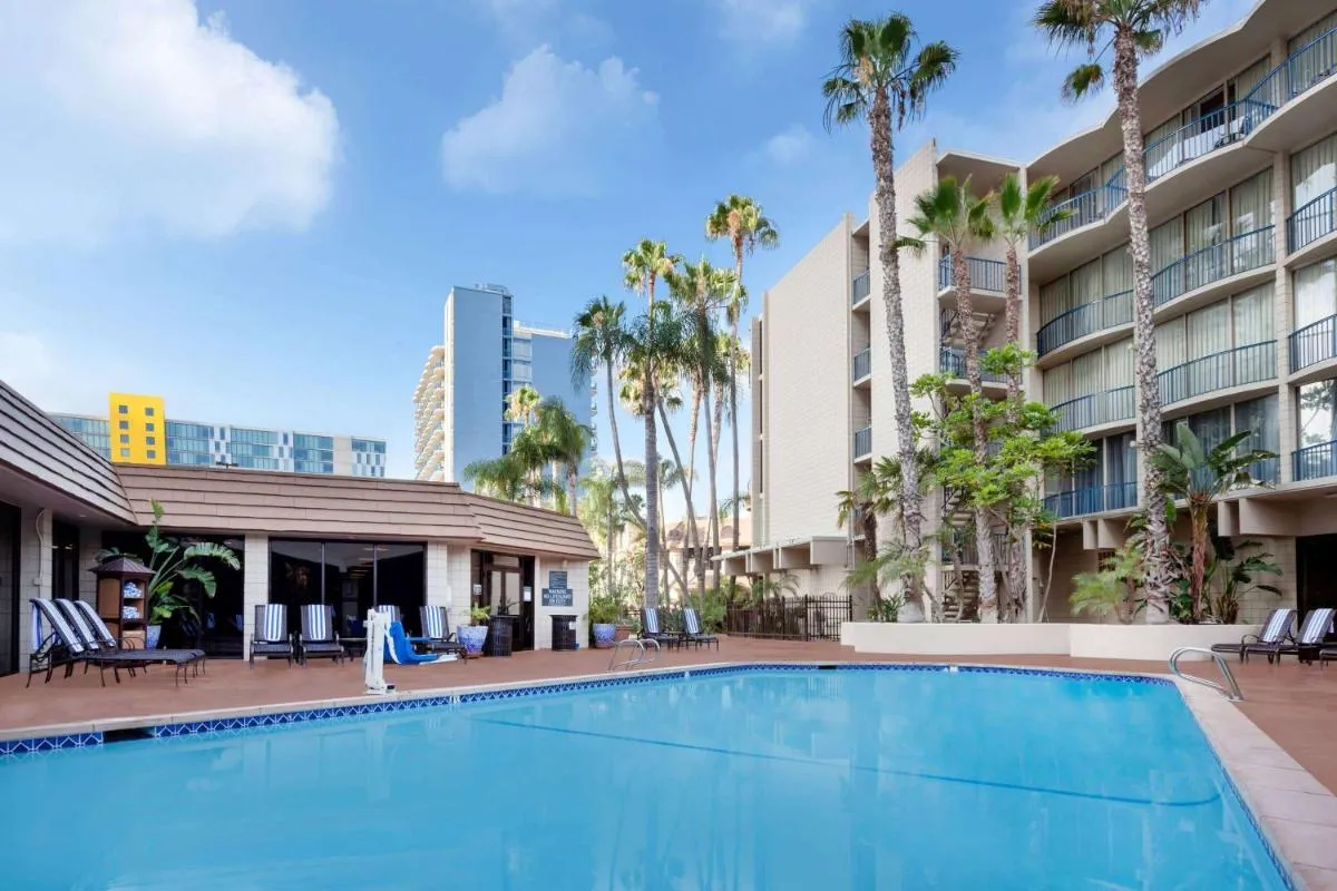 Image 2 of Wyndham San Diego Bayside